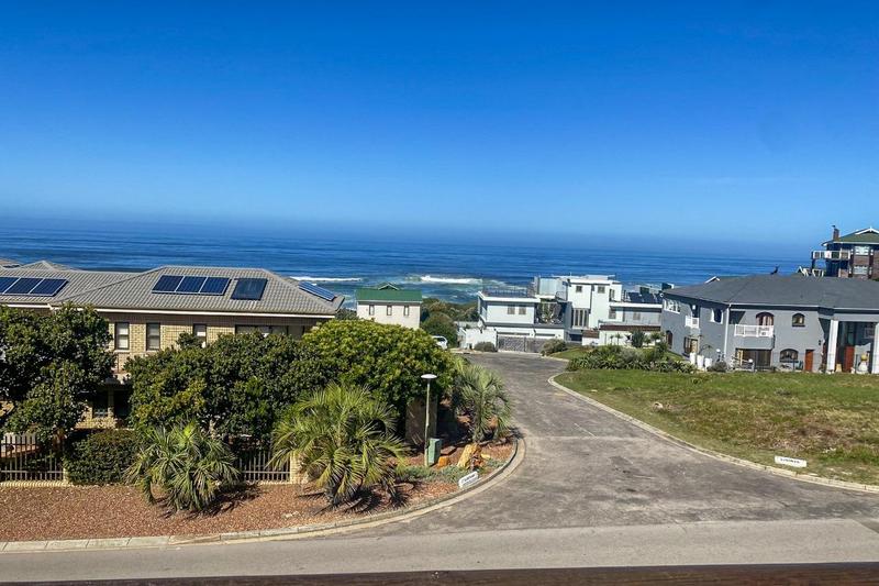 5 Bedroom Property for Sale in Outeniqua Strand Western Cape